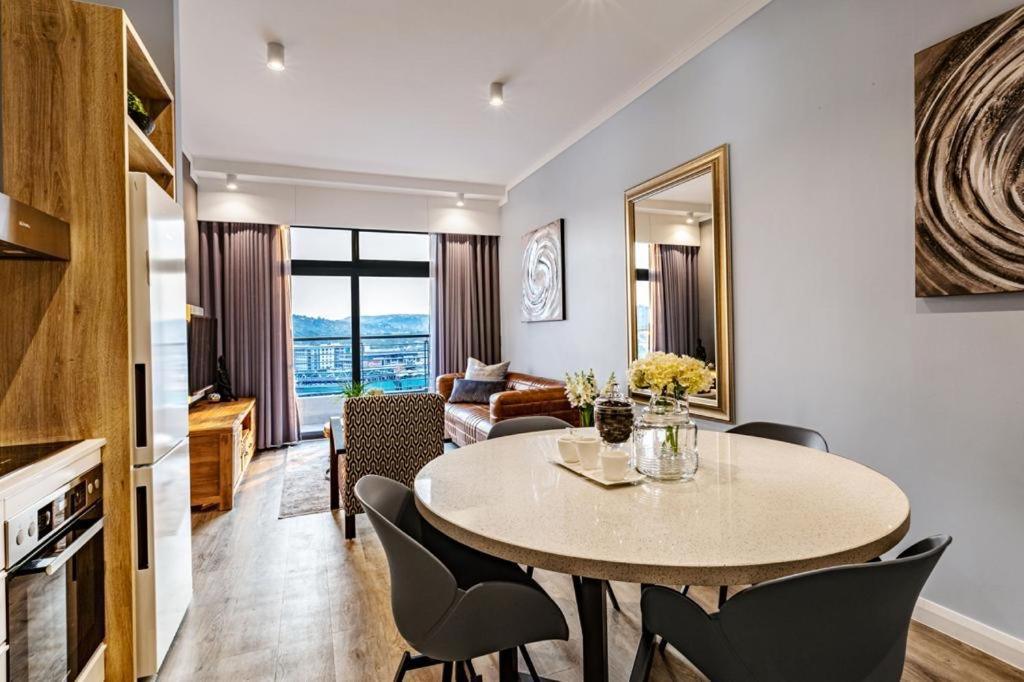 Menlyn Maine Residence Unit 1419 Pretoria-Noord Extérieur photo