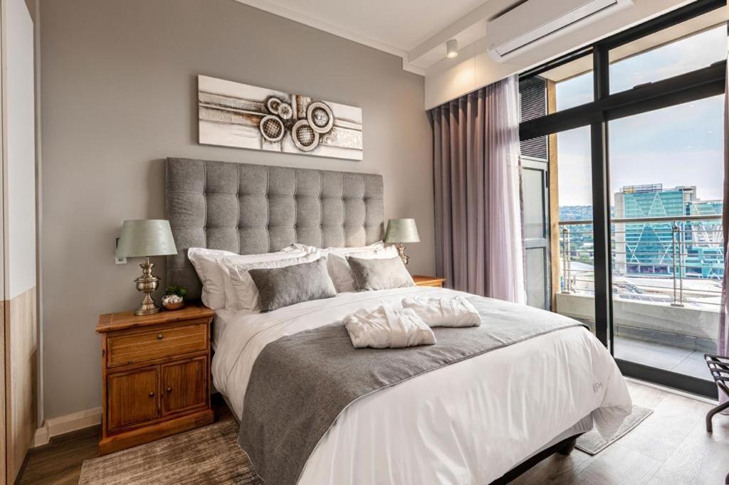 Menlyn Maine Residence Unit 1419 Pretoria-Noord Extérieur photo