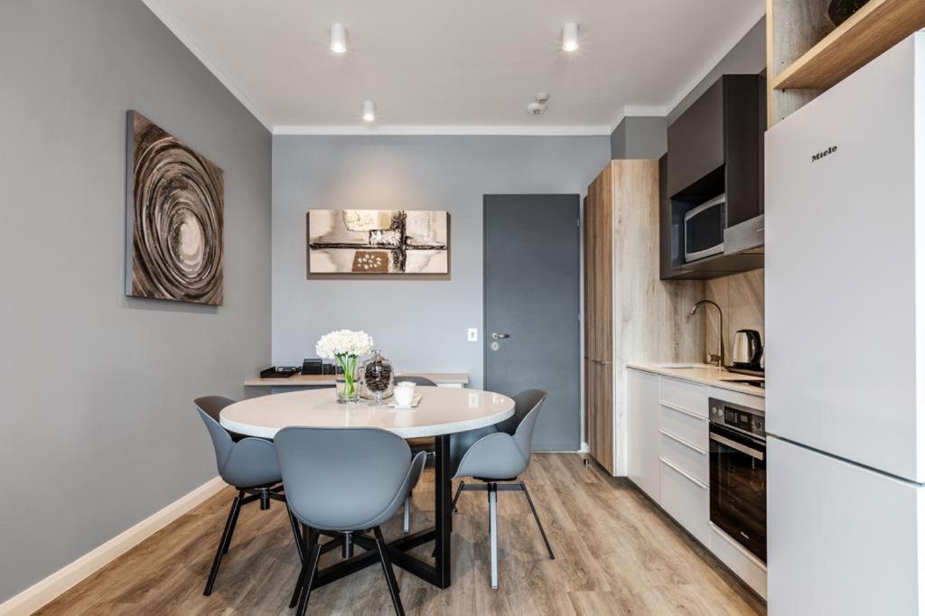 Menlyn Maine Residence Unit 1419 Pretoria-Noord Extérieur photo
