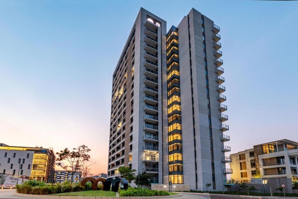 Menlyn Maine Residence Unit 1419 Pretoria-Noord Extérieur photo